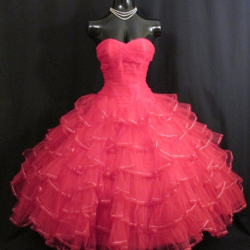 Elegant Red Strapless Vintage Prom Dress